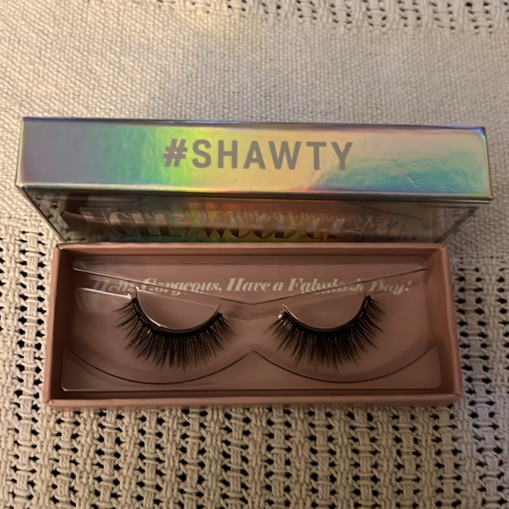 Hollywood Glam Lashes - Iconic/Cruelty Free Magnetic Eyelashes, 1 pair (Shawty).